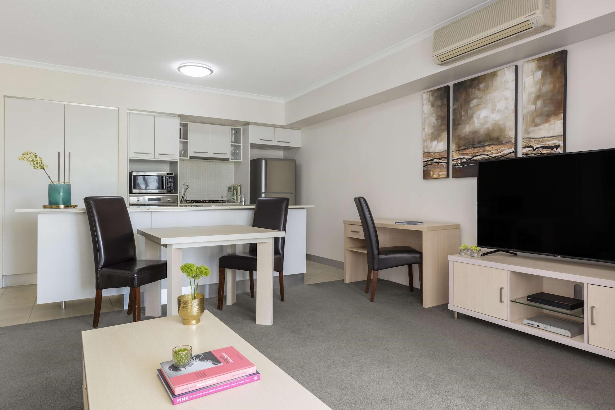 Oaks River Aparthotel 4*